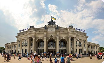Пасажирському вокзалу Одеса-Головна – 60 років!