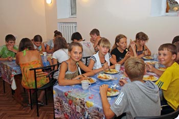 Влітку 2012 року в галузевих оздоровницях відпочили понад 3,8 тис дітей Одеських залізничників