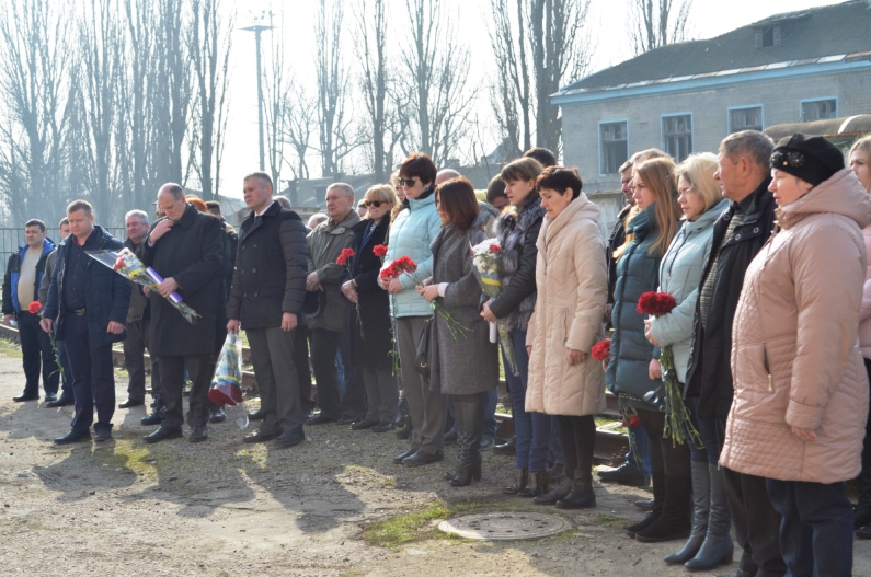 В Одесі відкрили меморіальну дошку пошани залізничника і бійця АТО Сергія Попика - 0