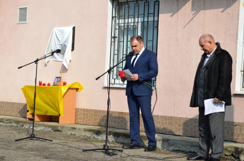 В Одесі відкрили меморіальну дошку пошани залізничника і бійця АТО Сергія Попика - 1
