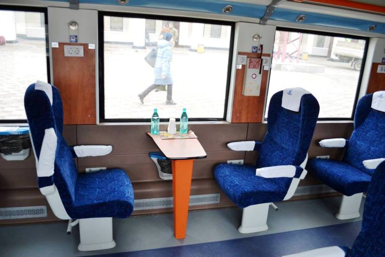 В Одесі урочисто зустріли модернізований пасажирський поїзд з Кишинева - 1