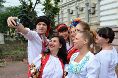 Народне свято День вишиванки стає доброю традицією на Одеській залізниці