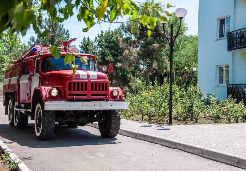 Пожежники Одеської магістралі провели практичні заняття по евакуації дітей у оздоровчому таборі - 3