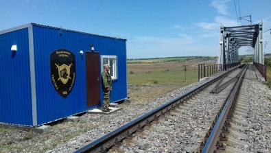 На Одеській залізниці покращують  умови праці для стрільців, які охороняють мости